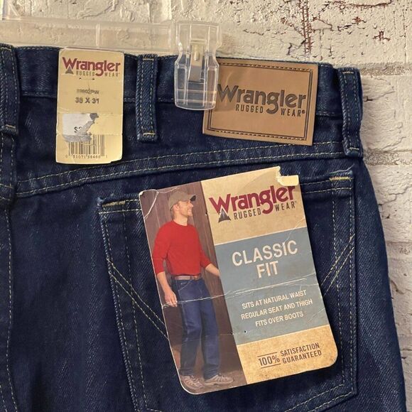 Vintage Men’s Wrangler Rugged Wear Classic Fit Jeans NWT 38X31 - Picture 1 of 6